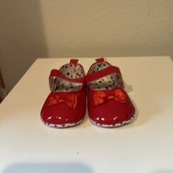 Baby girl shoes size 3-6 months