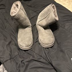Medium Grey Ugg Boots. Classic Style Size 9