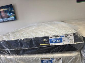 Serta Exclusive Medium Queen Mattress New!