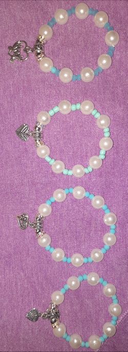 SET OF 4 BLUE CRYSTAL BRACELETS IN GIFT BAG