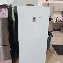New Arrival! 14 Cu Ft Stand Up Freezer 