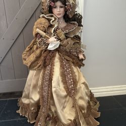 Duck House Heirloom Porcelain Doll – Limited Edition #0662/5000 – Collector’s Piece