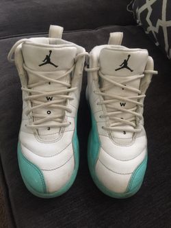 Girl Jordan’s size 1Y