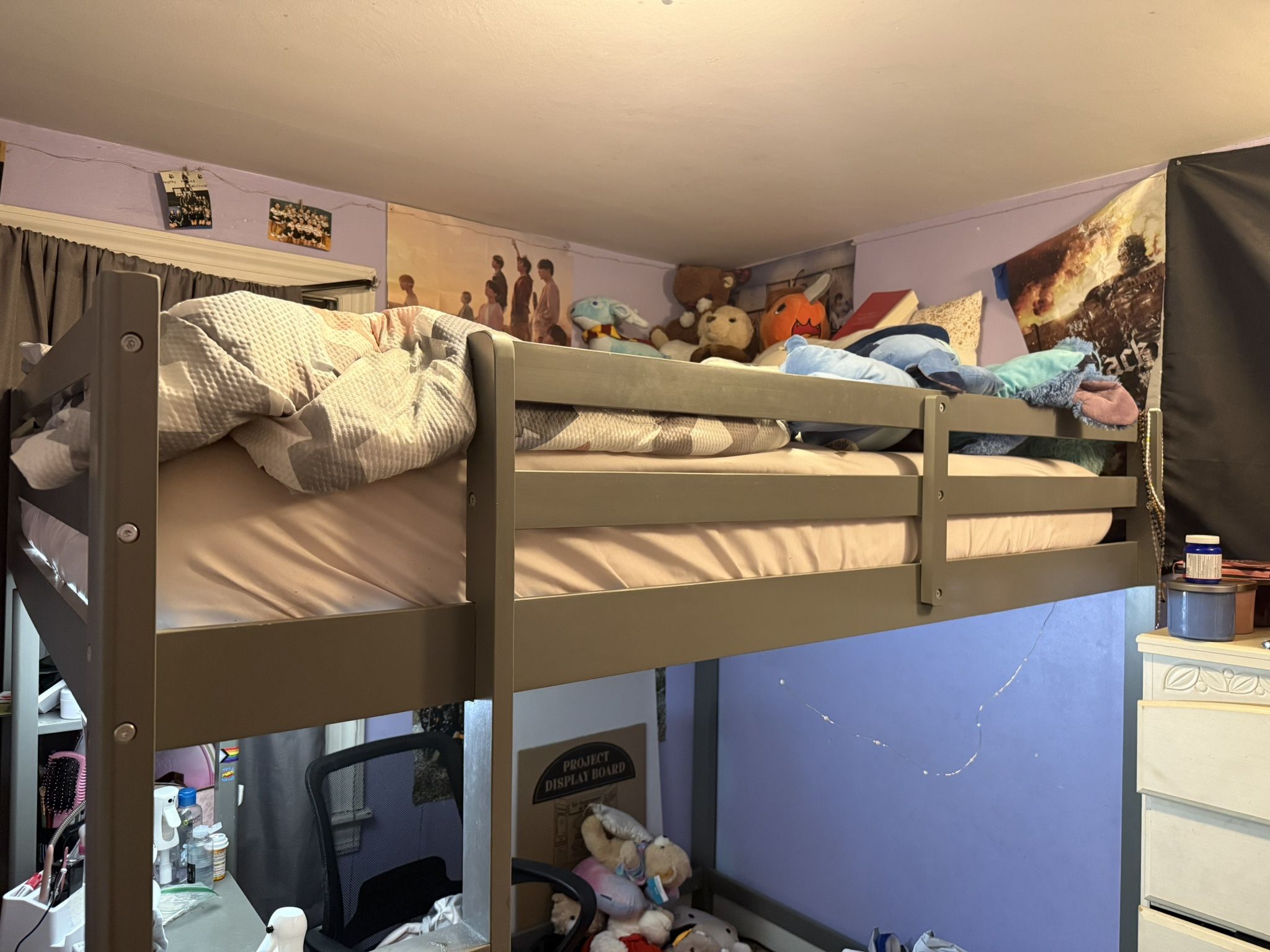 Full Size Loft Bed With Built In Desk. 