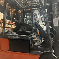 Toyota Electric Forklift