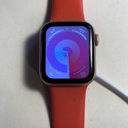Apple Watch Series SE 1st Gen- Gold - 40MM -LTE+GPS- $50
