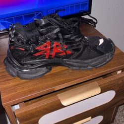 BALENCIAGA Runners Grafiti RED 