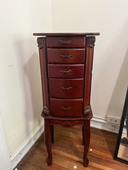 Stand Up Jewelry Box