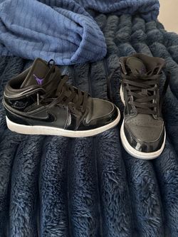 Air Jordan’s youth size 4