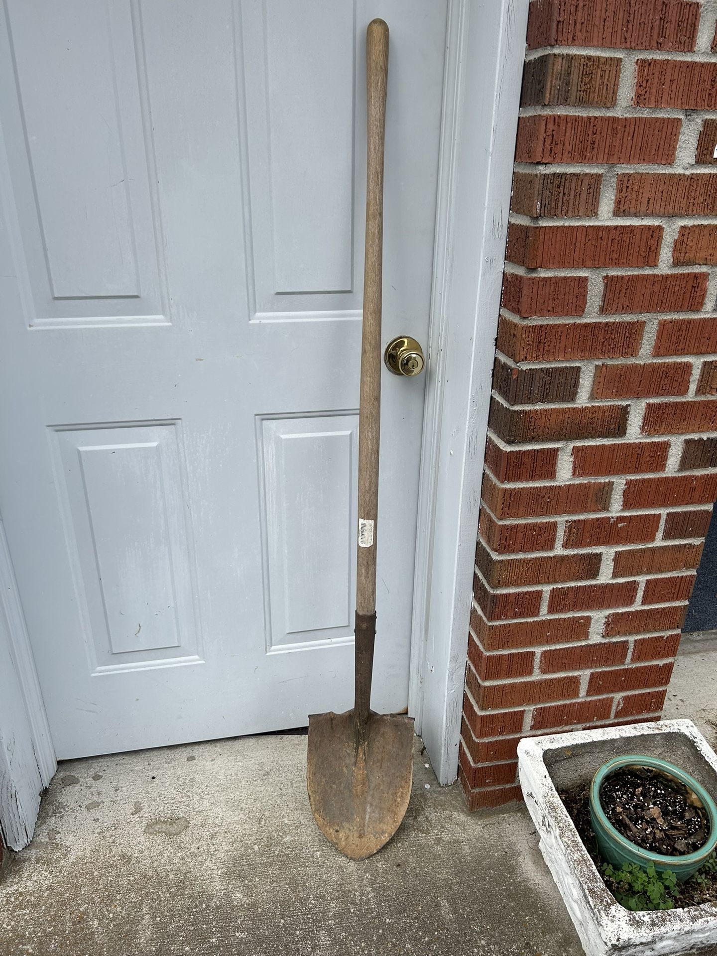 Long 57” Pointed Heavy Shovel