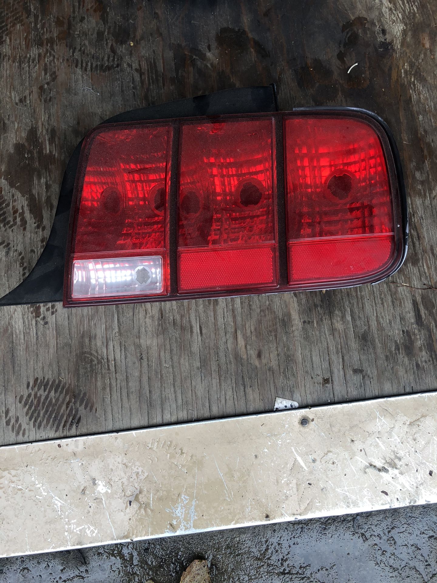 Right Tail Light For 2005-2009 Ford Mustang