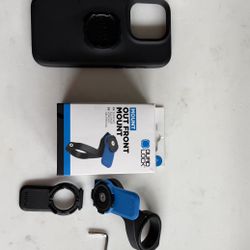 Quad Lock Out Front Mount + iPhone 14 Pro Case + Extra Lever