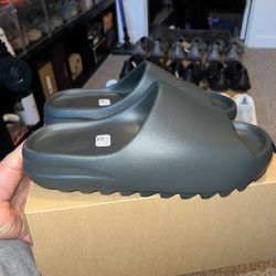 Yeezy Slide Dark Onyx