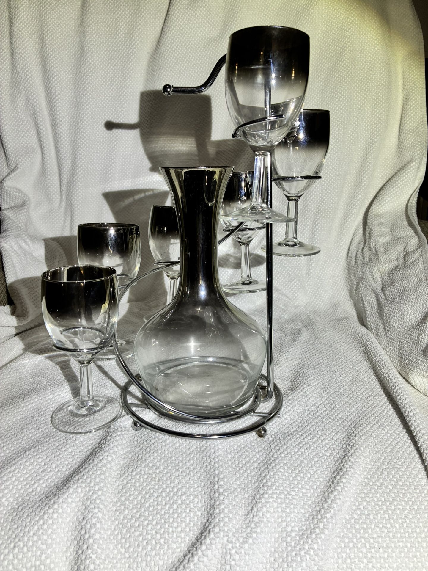 Vintage Dorthy Thorpe Wine Glass Set