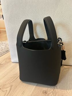 Black Bucket bag with lock