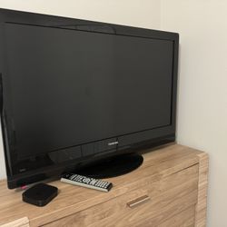 Toshiba 32” TV With Apple TV 