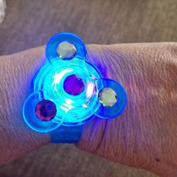 17 LED Light Up Fidget Spinner Bracelets, Glow in The Dark Party Supplies 