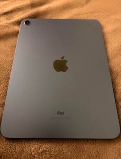 iPad 10th Gen 64GB Blue