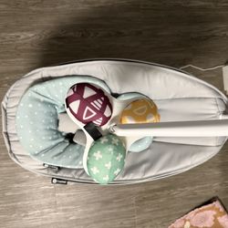 4Moms Baby Swing Mamaroo 