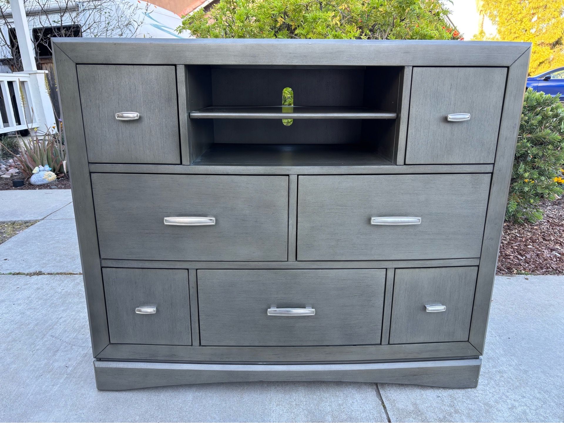 Gray Modern 7 Drawer Wood Dresser Chest of Drawers Furniture Excellent Condition