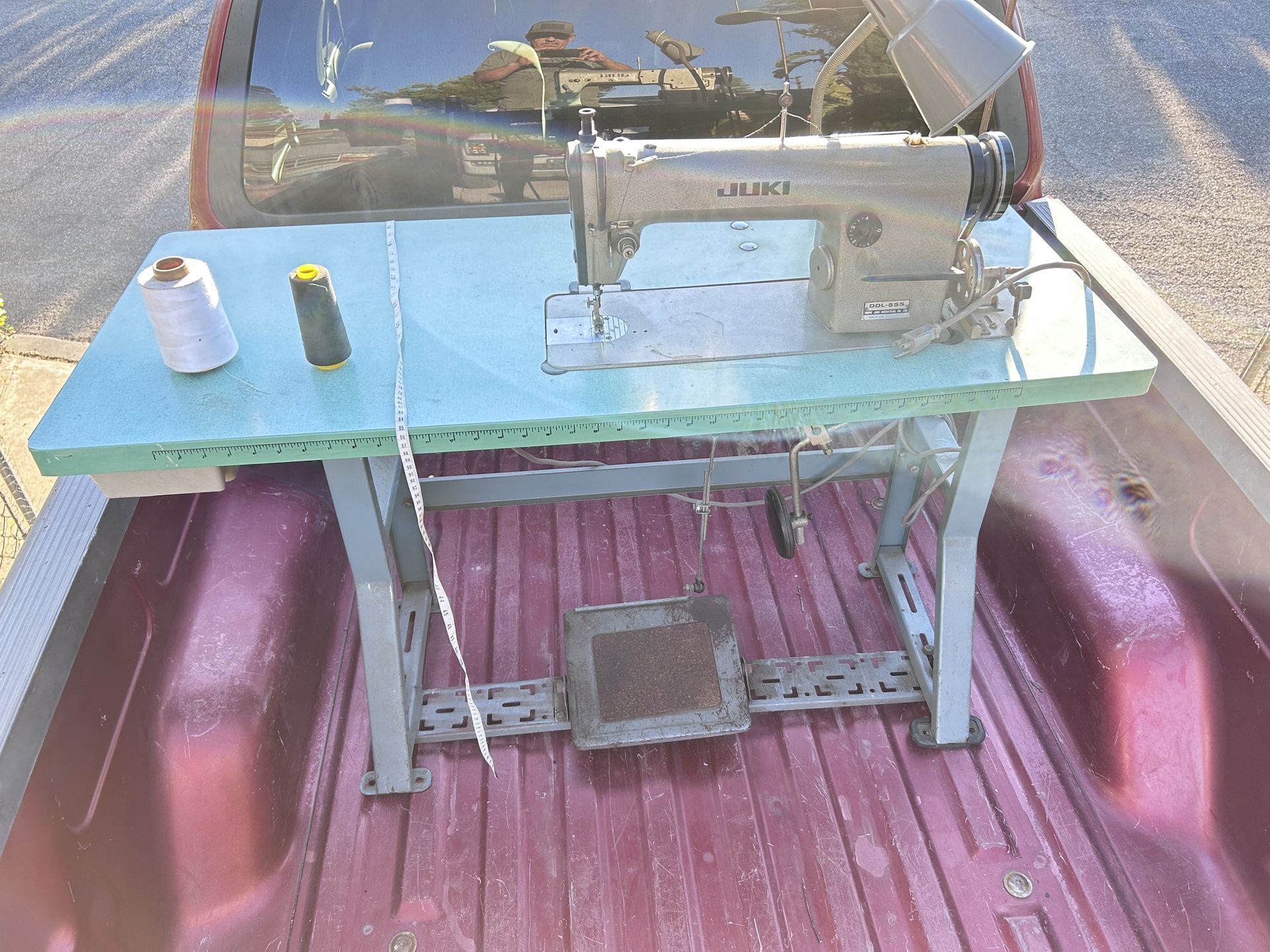 Juki Sewing Machine DDL 555 ( single needle ) with table & lamp