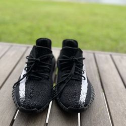 yeezy 350v2 “oreo”