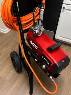 440 paint sprayer brand new