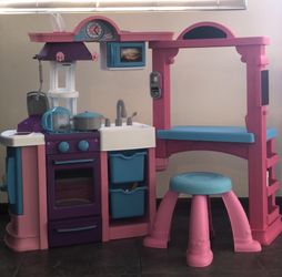 Little tikes kitchen and restaurant pink sale