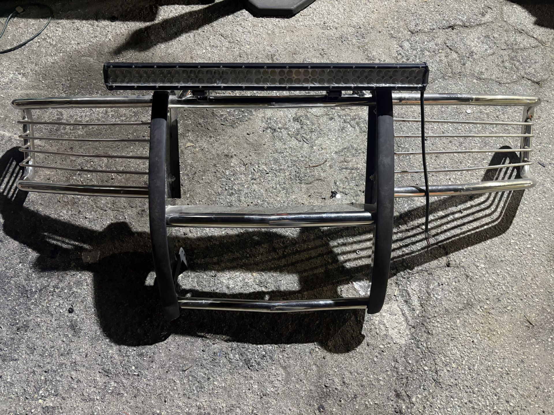 Buy As Is (no Mounting Brackets ) 2001 - 2007 Chevy Silverado 2500HD / 3500 hd Grille Guard Push Bar / Tumba Burros Auto Car Parts