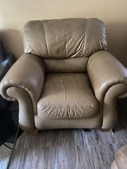 Brown Oversized Love Seat With Ottoman