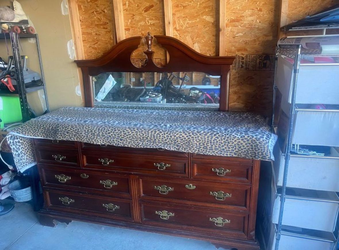 Dresser