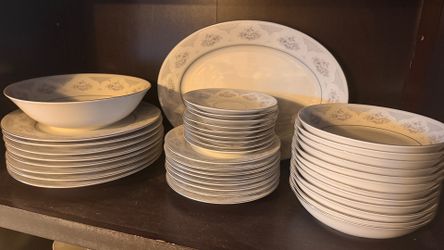 Vintage Fine China Dinnerware Set – 60+ Pieces – Excellent Condition