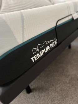 Tempur Pedic Adapt HYBRID QUEEN MEDIUM MATTRESS