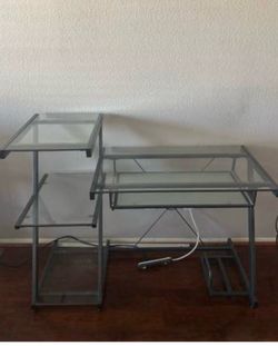 Desktop table