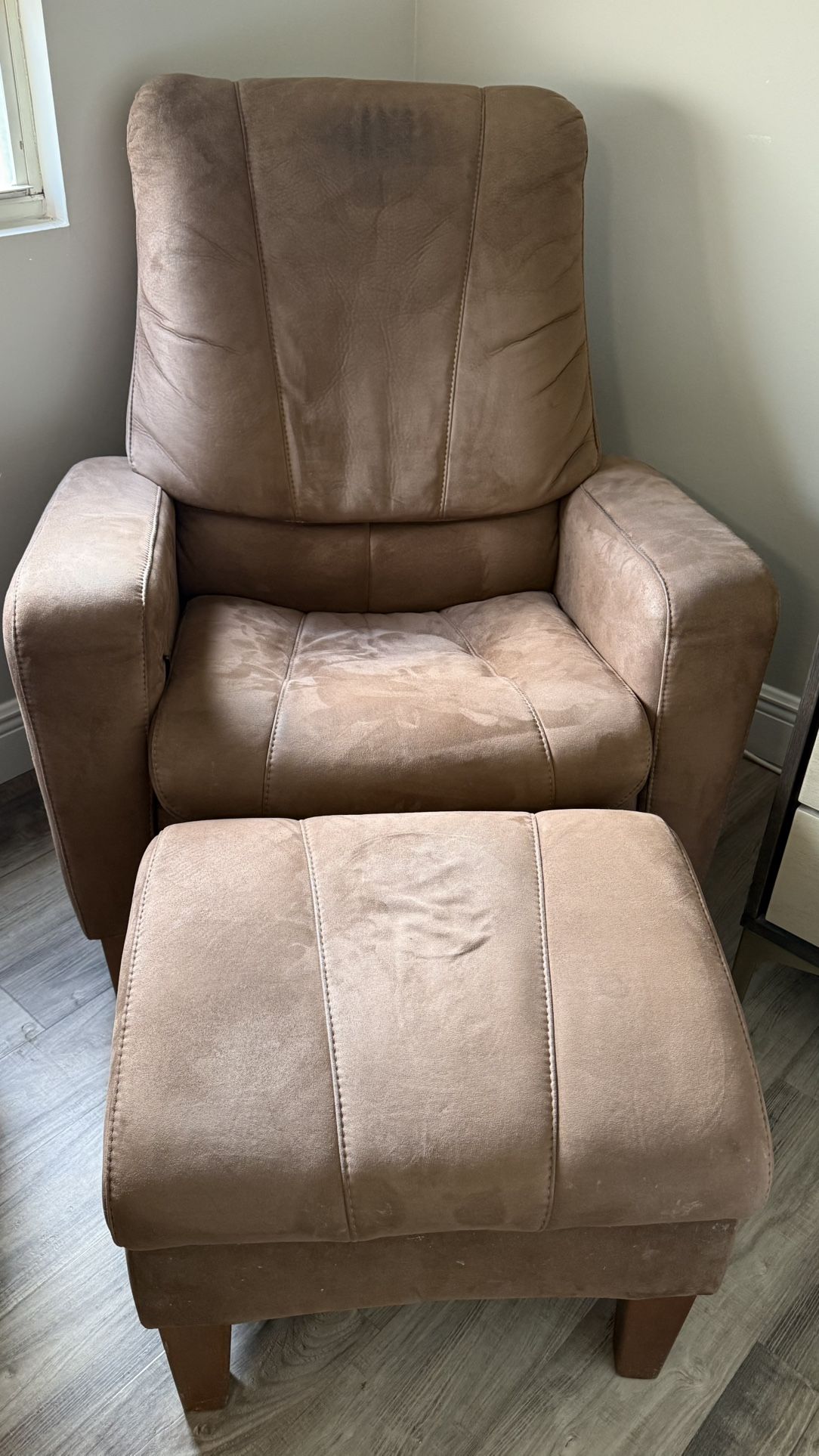Microfiber Recliner & Ottoman