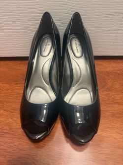 Bandolino Black Patent Peep Toe Heels