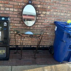 Small Vanity With Hanging Mirror 