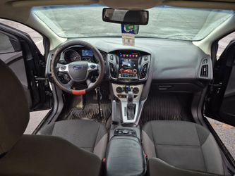 SELLING A FORD FOCUS SE 2014