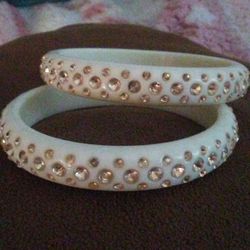 Creme Colored Bangle With Crystals