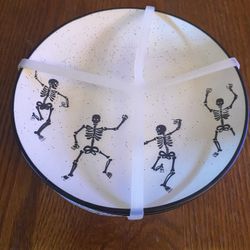 Set Of 4 Dancing Skeletons 6” Goth Whimsygoth Lunch Or Appetizer Plates Brand Ne 