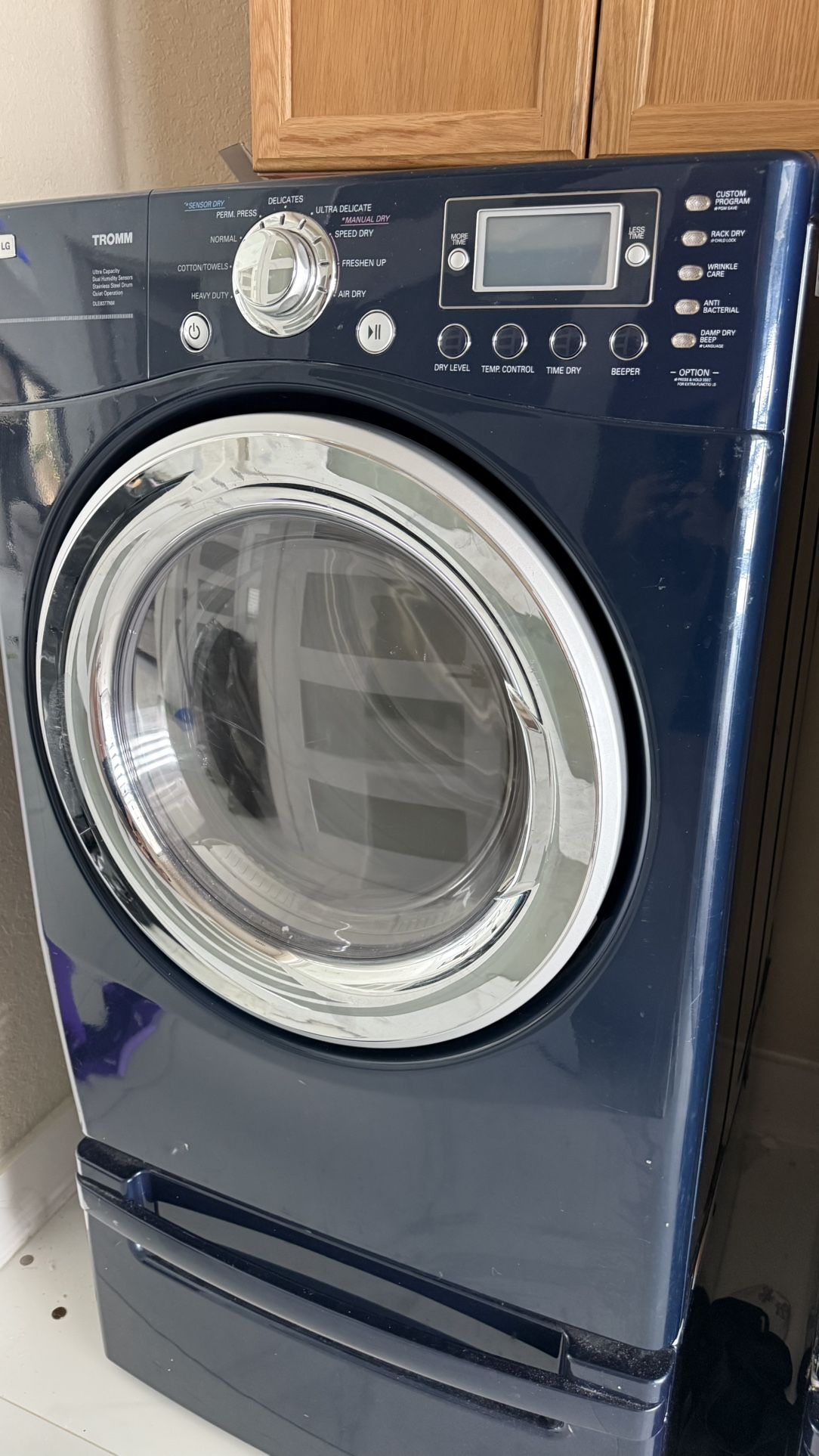 LG WASHER AND DRYER
