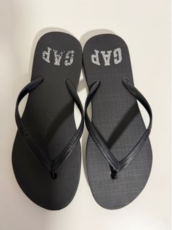 Women's Classic Black Flip Flops Sandals - Size 7 - Excellent Condition