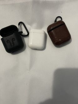 AirPod Gen2 + Black Rubber Case and Brown Leather Case