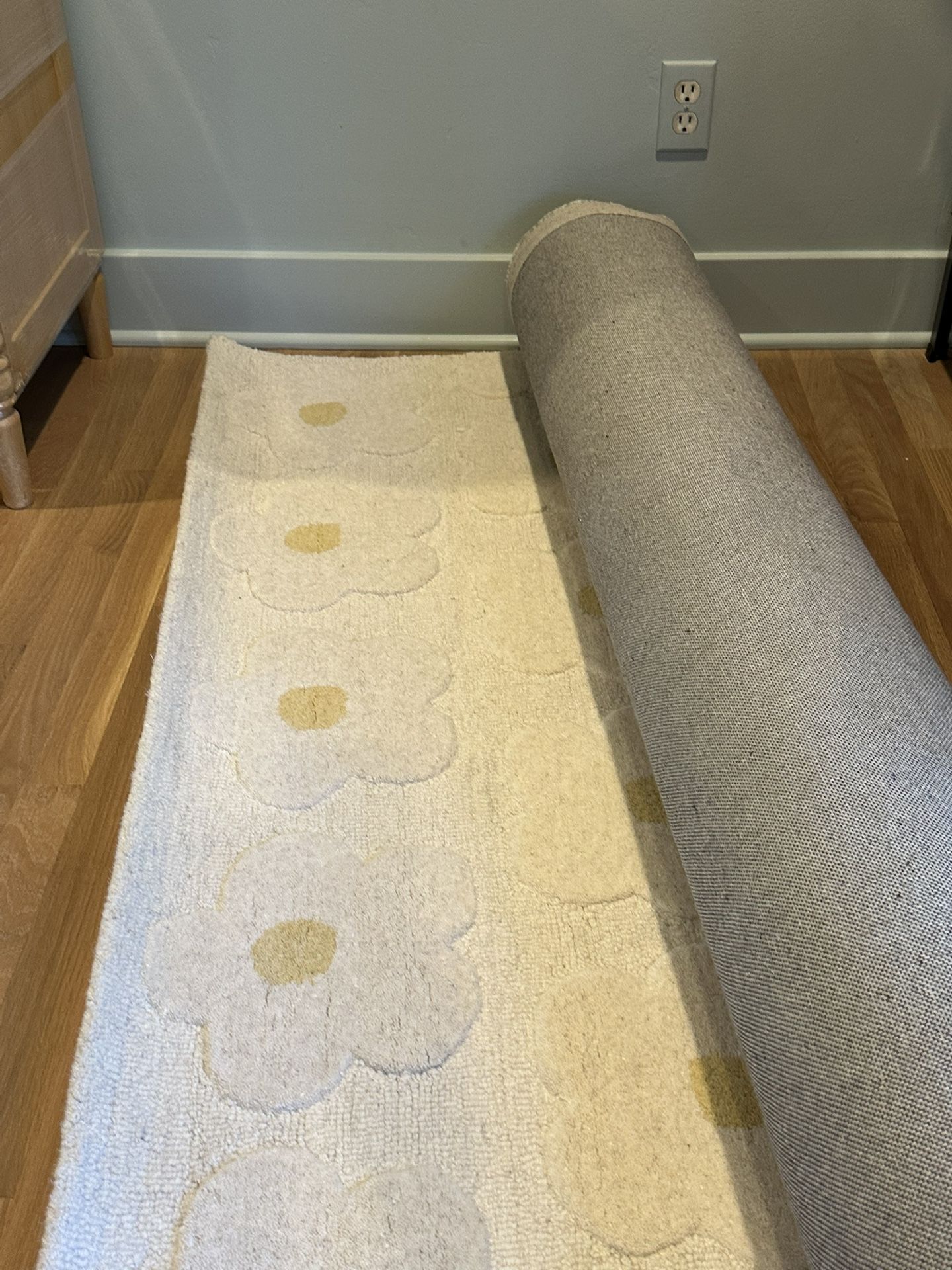 Crate & Barrel Kids Rug - Brand new Unused