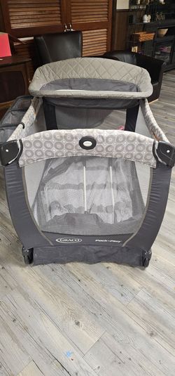 Graco 4 in 1 Pack and play
