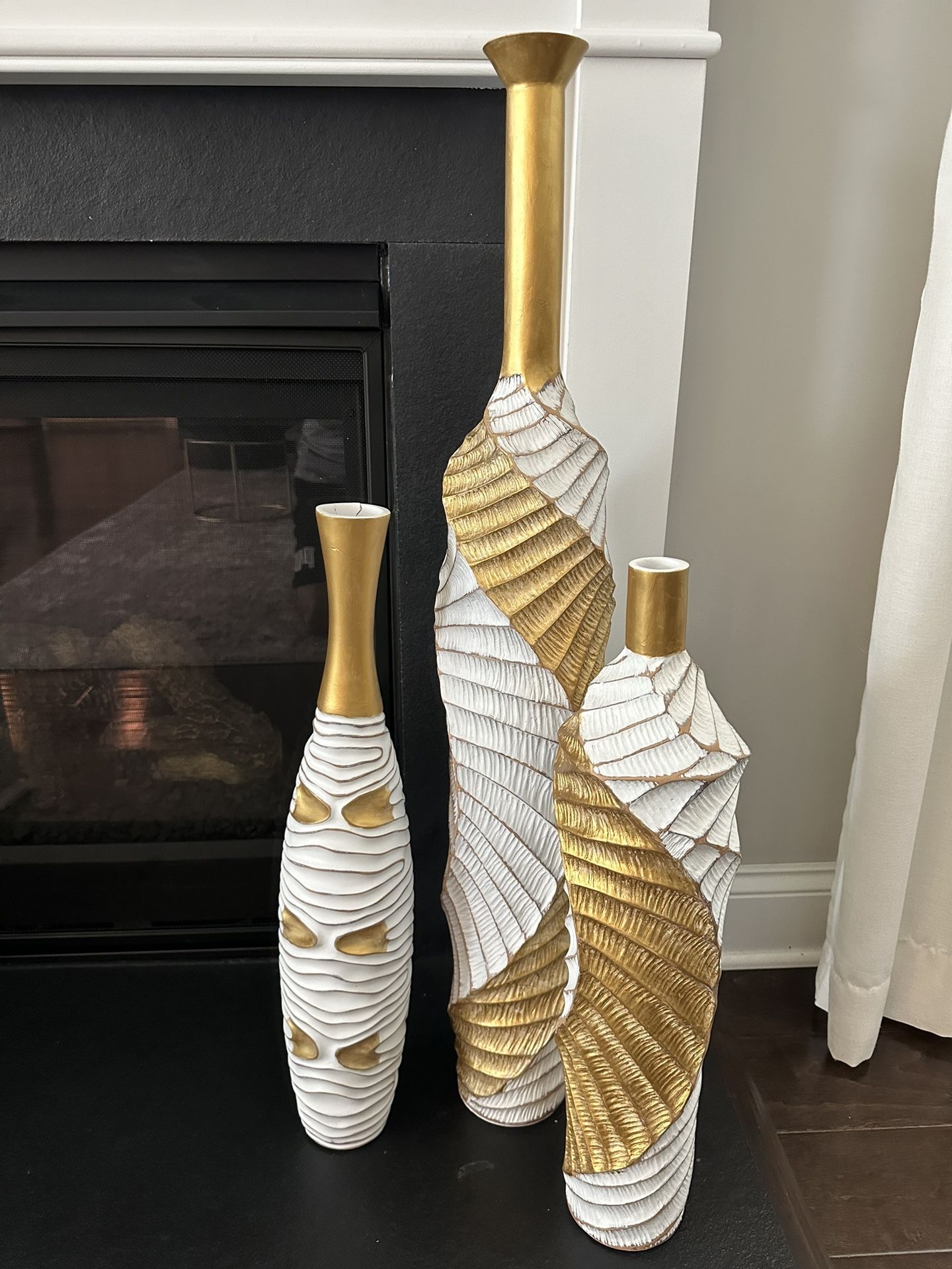 White And Gold Vases (3 Pieces)