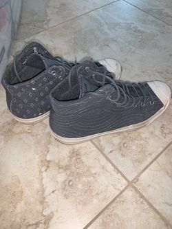Converse lady’s size 10