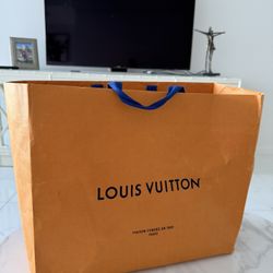 Paper Bag Louis Vuitton 15,5x13,5x6 Inches