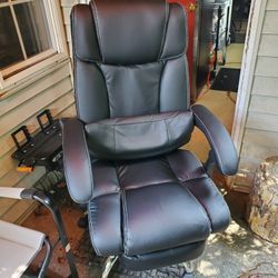 RECLINER OFFICE CHAIR - $60 - OBO