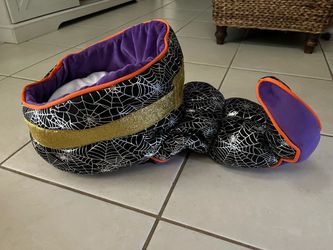 NEW! Funky Witches Boot Cat Small Dog Bed w/ Cushion